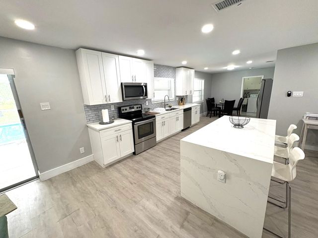 1401 Nw 75th Terrace, Plantation