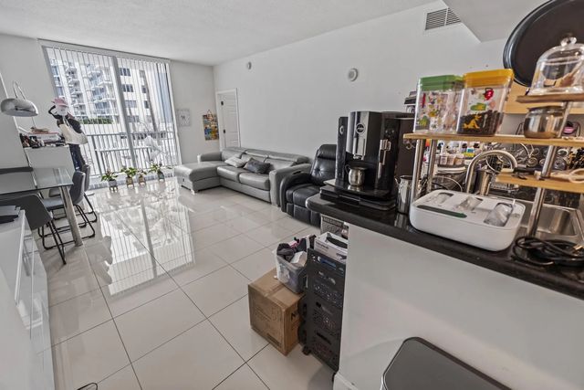 4 of 37 - 140 S Dixie Highway #512, Hollywood, FL