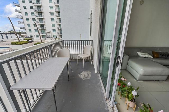 5 of 37 - 140 S Dixie Highway #512, Hollywood, FL