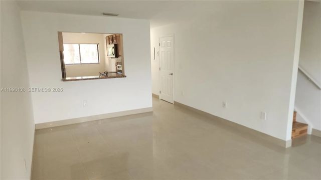 4 of 22 - 210 E Palm Circle E, Pembroke Pines, FL