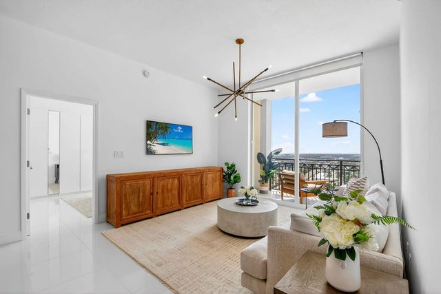 550 Okeechobee Boulevard #lph-07, West Palm Beach