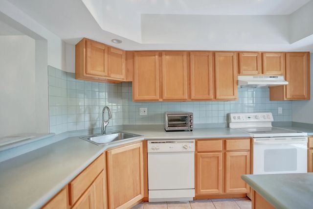 3 of 38 - 900 Sw 12th Street #100, Fort Lauderdale, FL