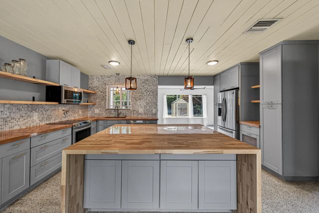 3 of 45 - 818 Nw 28th Court, Wilton Manors, FL