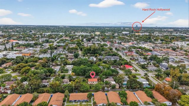4 of 15 - 1601 N 16th Court, Hollywood, FL