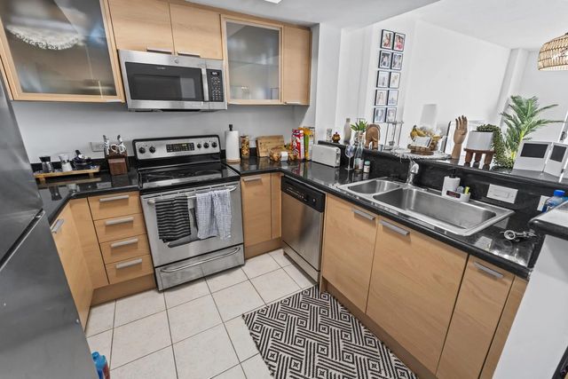 4 of 35 - 140 S Dixie Highway #533, Hollywood, FL