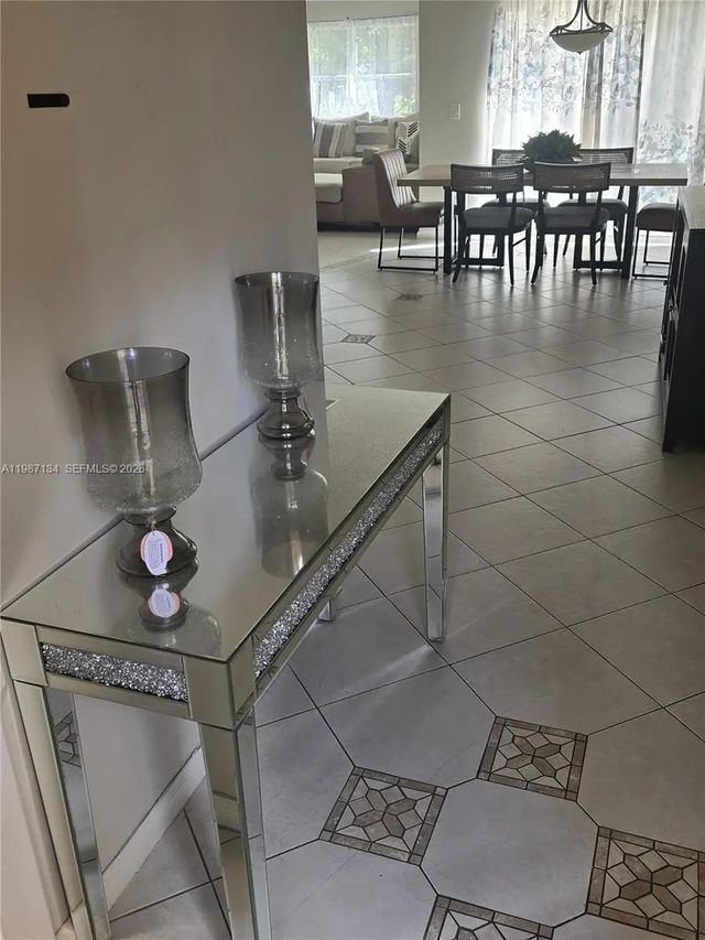 6690 Nw 38th Drive, Lauderhill