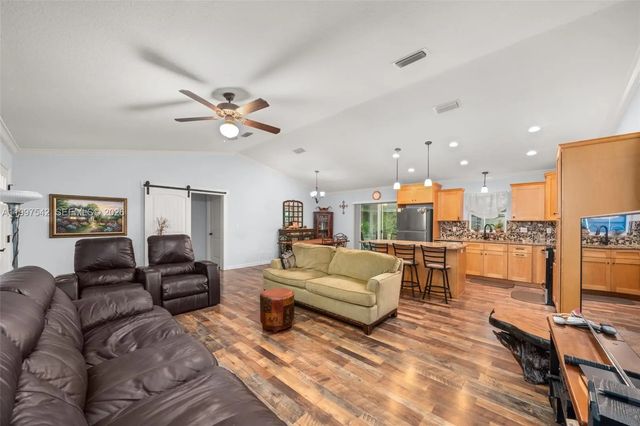 3 of 37 - 112 Bimini Street Ne, Lake Placid, FL