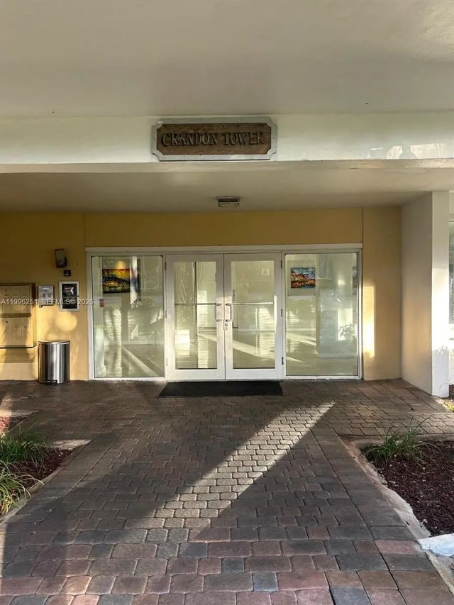 3 of 26 - 555 Crandon Boulevard #43, Key Biscayne, FL
