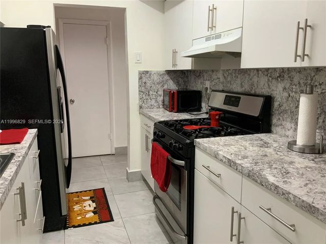 5 of 8 - 1300 W 53rd Street #35, Hialeah, FL