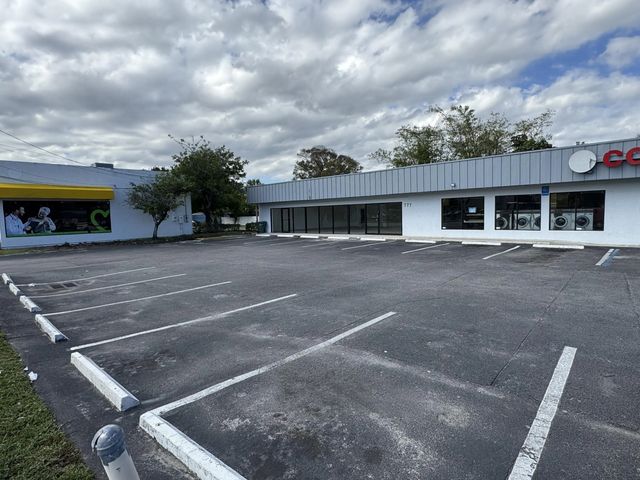 2 of 12 - 777 E Oakland Park Boulevard, Oakland Park, FL