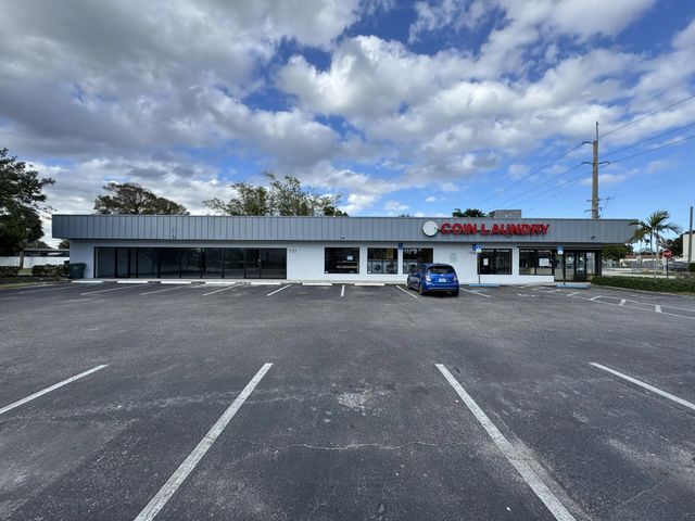 3 of 12 - 777 E Oakland Park Boulevard, Oakland Park, FL
