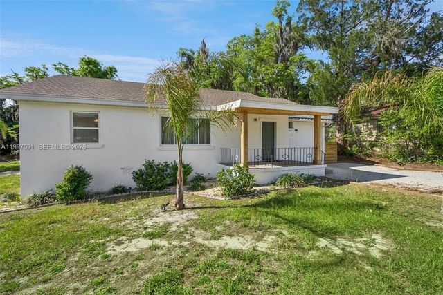 334 W Howry Avenue, 