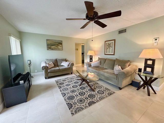 2 of 43 - 140 Lake Pine Circle #a-1, Greenacres, FL