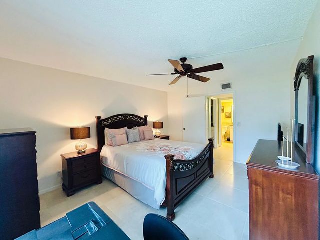3 of 43 - 140 Lake Pine Circle #a-1, Greenacres, FL