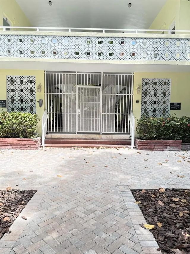 655 Meridian Avenue #2, Miami Beach