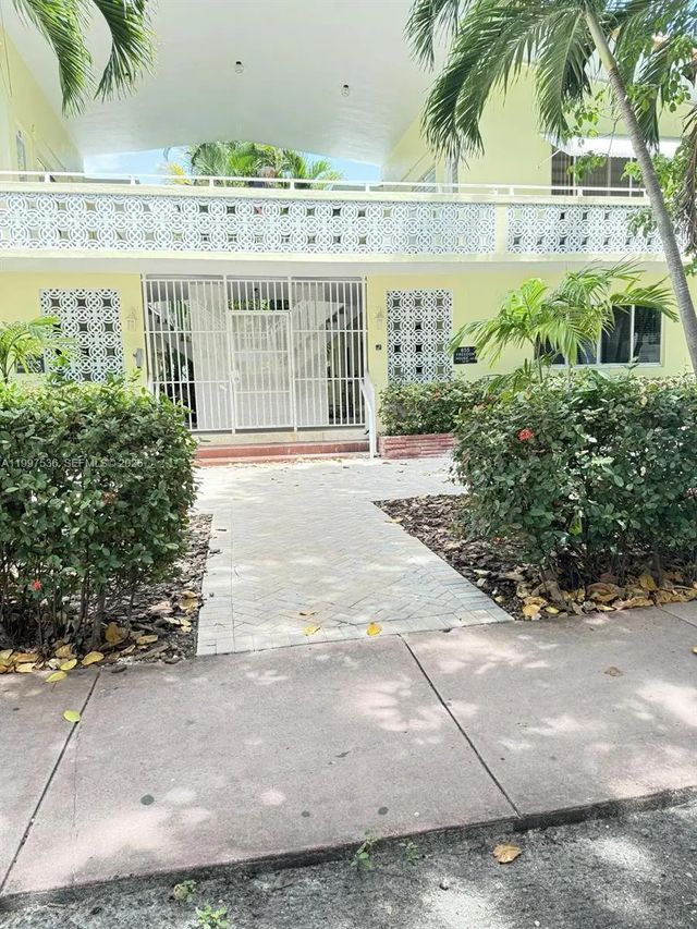 2 of 20 - 655 Meridian Avenue #2, Miami Beach, FL