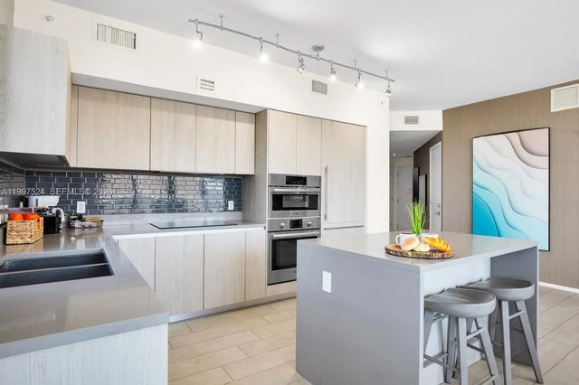 3 of 35 - 4010 S Ocean Drive #r708, Hollywood, FL