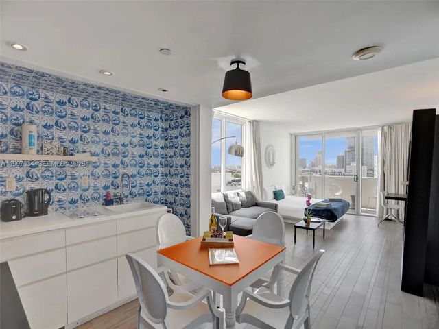 2 of 43 - 1100 West Avenue #1101, Miami Beach, FL