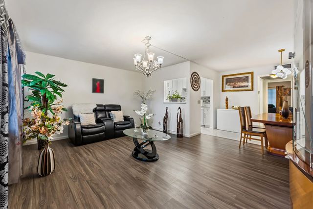 2 of 29 - 126 Southampton B, West Palm Beach, FL