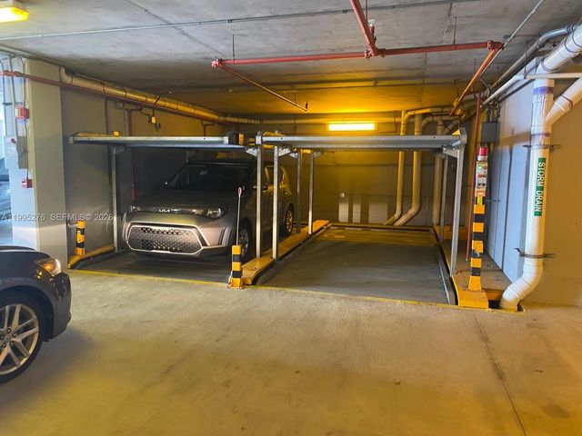 1215 W Ave Parking, Miami Beach