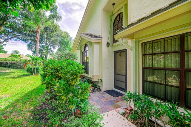 3 of 19 - 10868 Stafford Circle N, Boynton Beach, FL