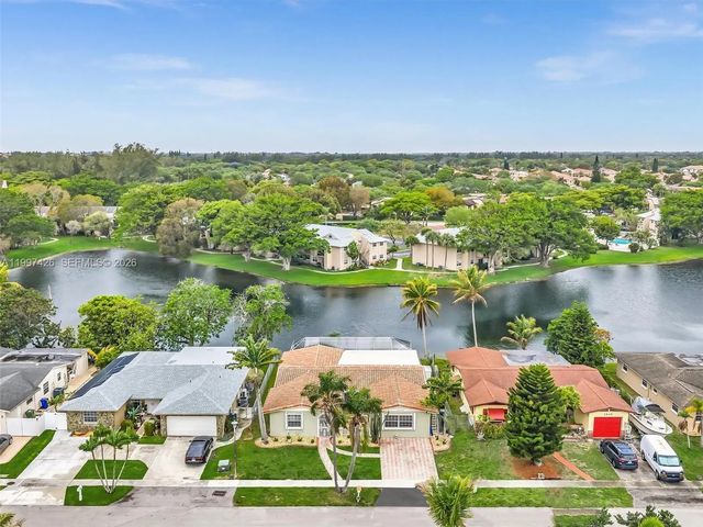 1900 Nw 95th Avenue, Pembroke Pines