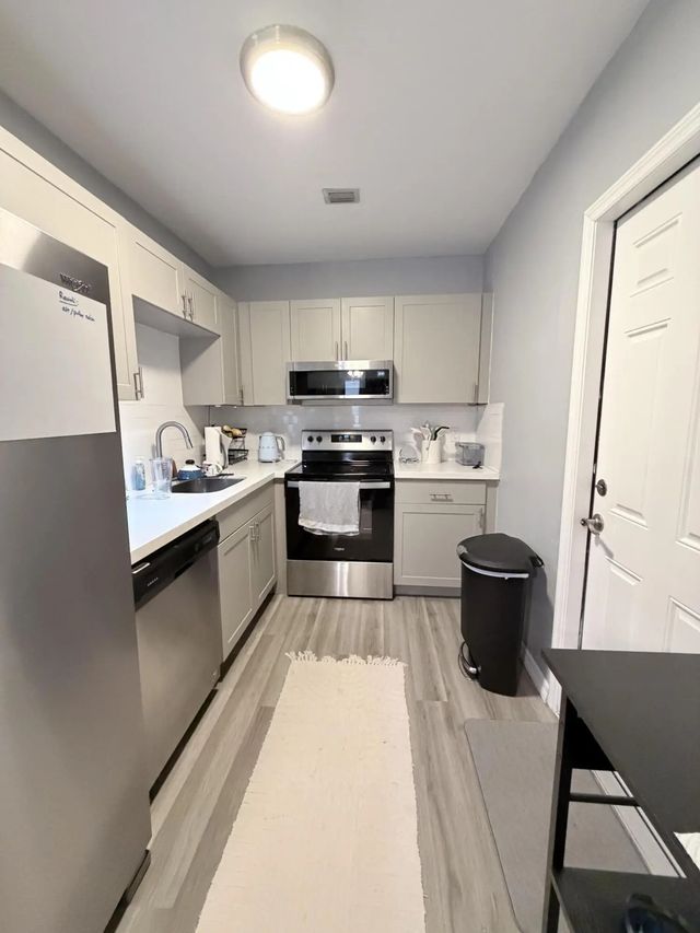 2 of 19 - 615 Sw 14th Avenue #1-2, Fort Lauderdale, FL