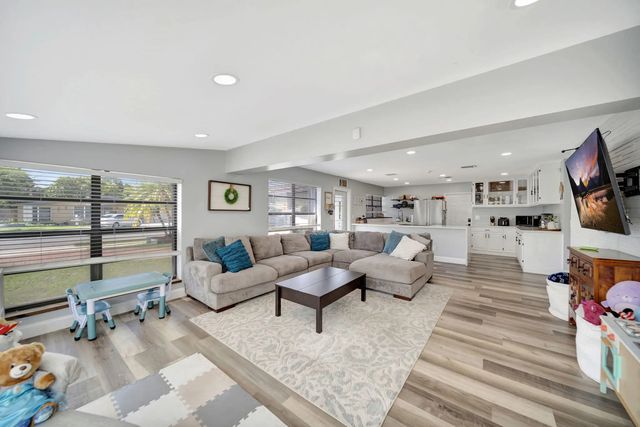 5 of 46 - 831 Nw 39th Street, Oakland Park, FL