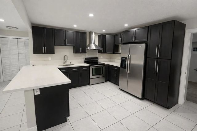 2 of 8 - 2800 Sw 9th Street, Fort Lauderdale, FL