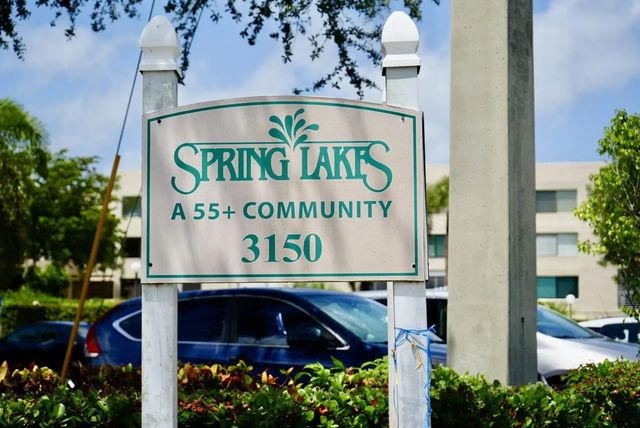 3154 Via Poinciana #412, Greenacres