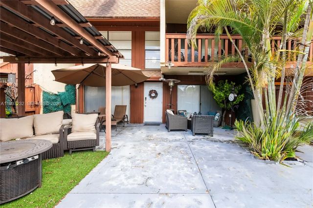 4 of 24 - 6724 Sw 114th Place #e, Miami, FL