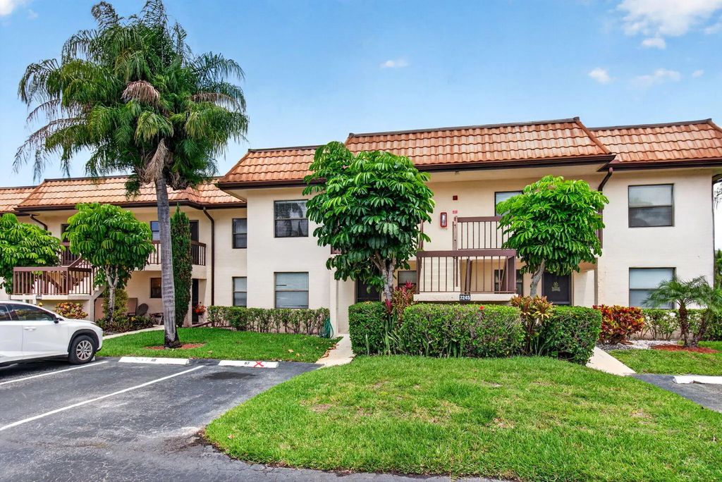 7245 Golf Colony Court #205, Lake Worth