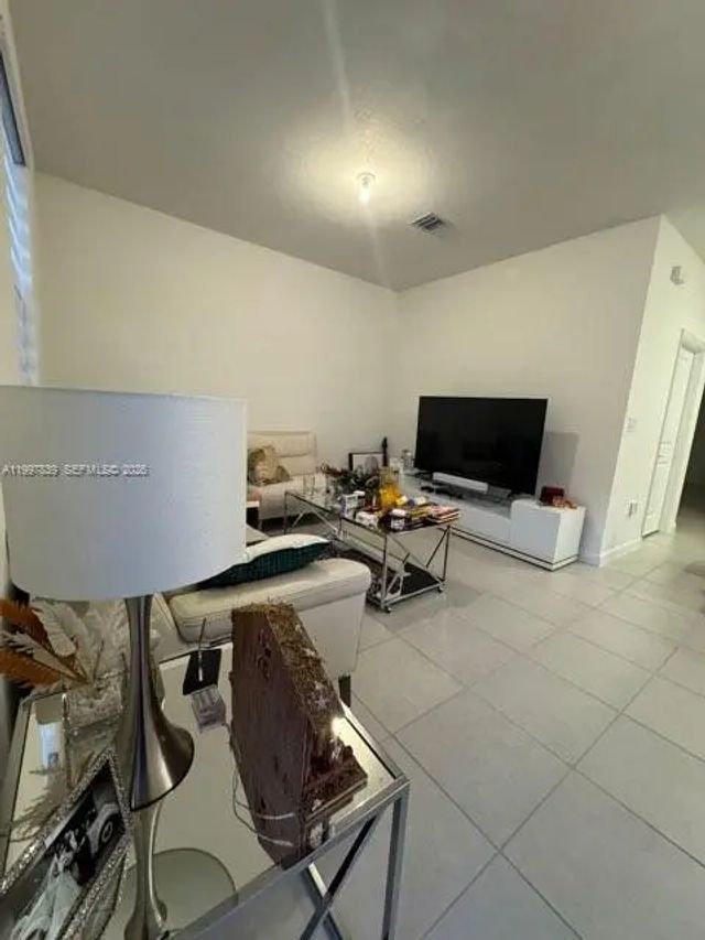 23012 Sw 129th Place, Miami