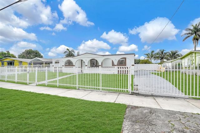 2 of 35 - 2460 Nw 175th Street, Miami Gardens, FL