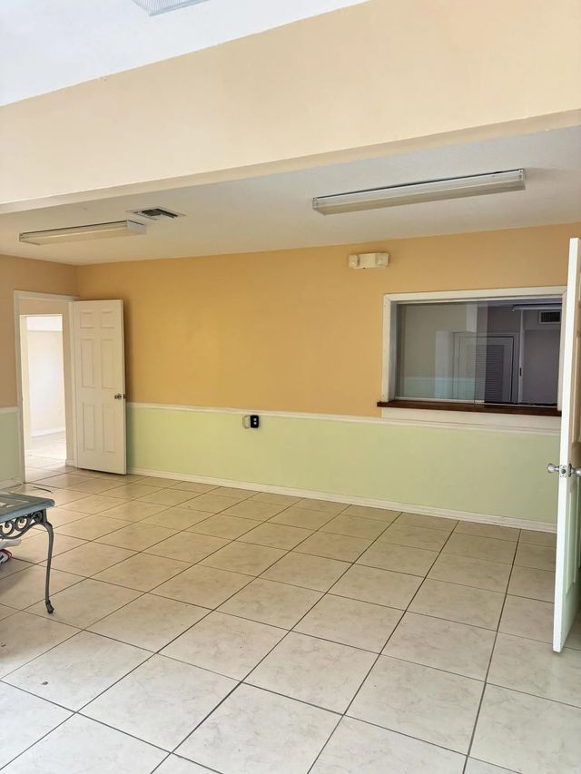3 of 5 - 706 N 7th Street, Fort Pierce, FL
