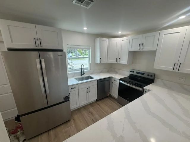 3 of 21 - 435 Sw Natura Avenue #a, Deerfield Beach, FL