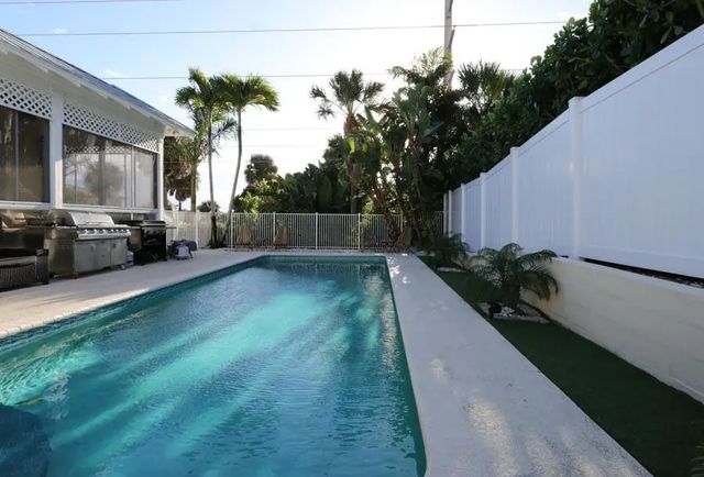 4 of 46 - 400 Seaside Lane, Juno Beach, FL