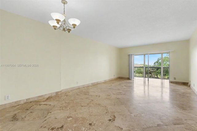 4200 Hillcrest Drive #408, Hollywood