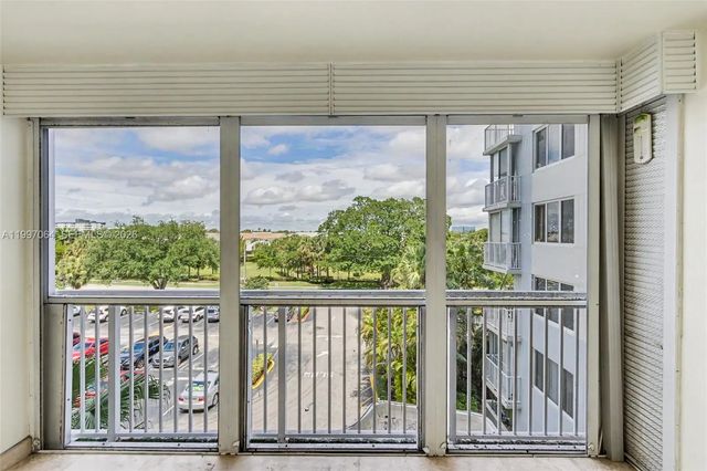 4 of 36 - 4200 Hillcrest Drive #408, Hollywood, FL