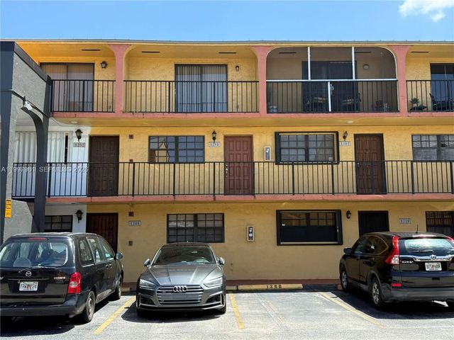 1298 W 51st Place #d-29, Hialeah