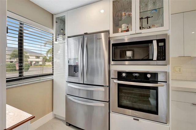 5 of 27 - 21300 San Simeon Way #k2, Miami, FL