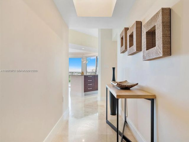 5 of 38 - 20000 E Country Club Drive #1102, Aventura, FL