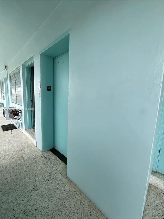 4 of 25 - 1004 Pennsylvania Avenue #15, Miami Beach, FL