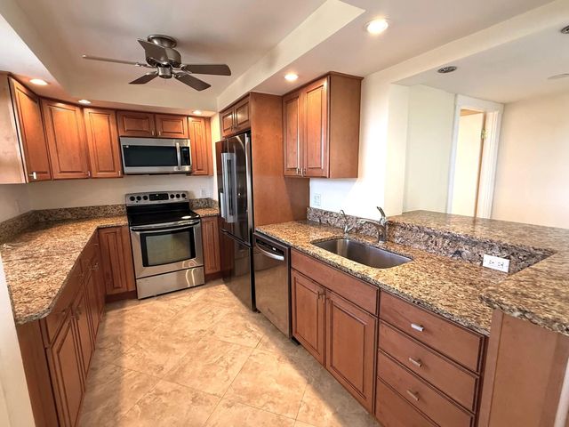 3 of 8 - 5200 N Flagler Drive #1604, West Palm Beach, FL