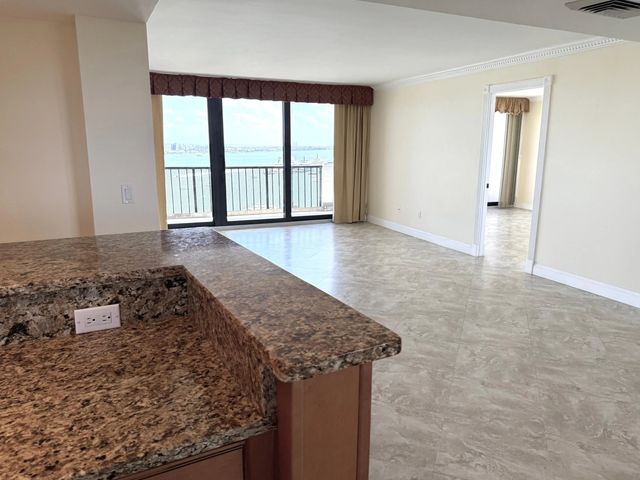 5 of 8 - 5200 N Flagler Drive #1604, West Palm Beach, FL
