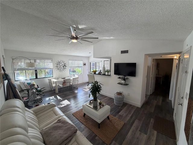 2 of 21 - 10670 Sw 156th Place #308, Miami, FL