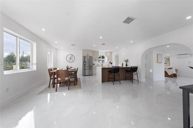 3 of 16 - 651 Nw 9th Street, Homestead, FL