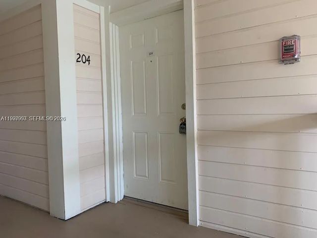 2 of 33 - 907 Ne 199th Street #204, Miami, FL