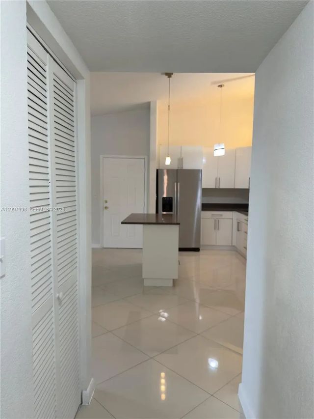 3 of 33 - 907 Ne 199th Street #204, Miami, FL