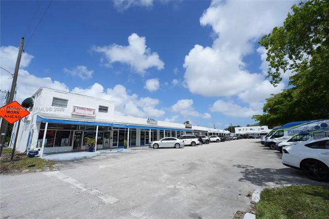 4 of 18 - 7193-7195 Pembroke Road, Pembroke Pines, FL